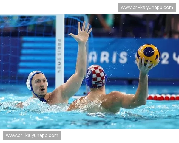 水球图文直播:揭秘水上的激情与战术盛宴 水球图文直播:揭秘水上的激情与战术盛宴